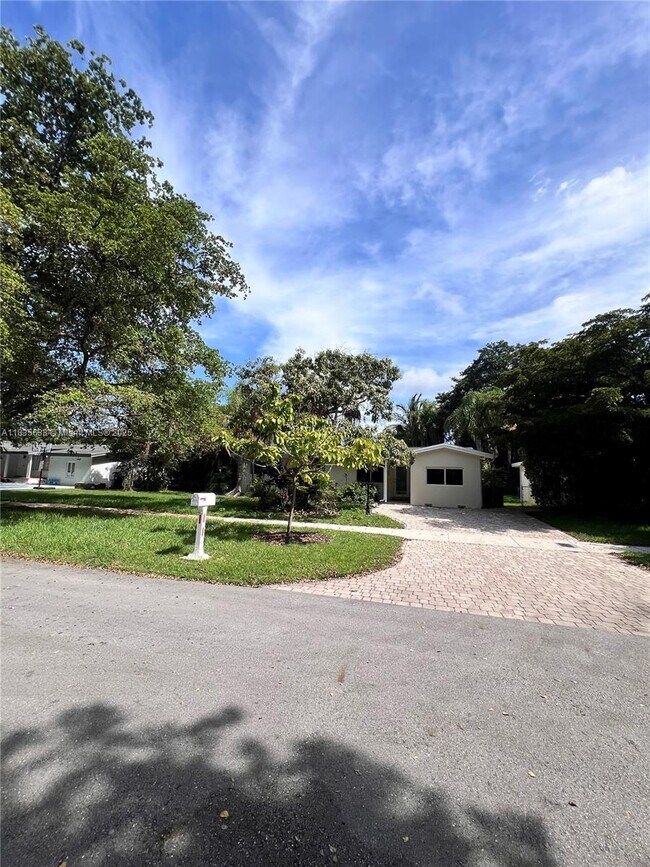 Building Photo - 7350 SW 96th St