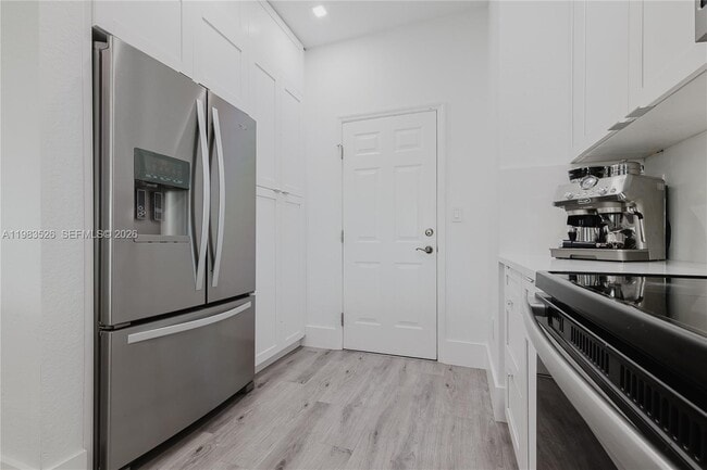 Building Photo - 12735 SW 49th Ct