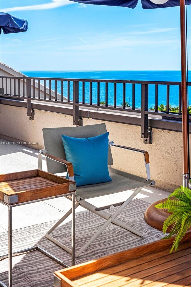 Building Photo - 201 Crandon Blvd