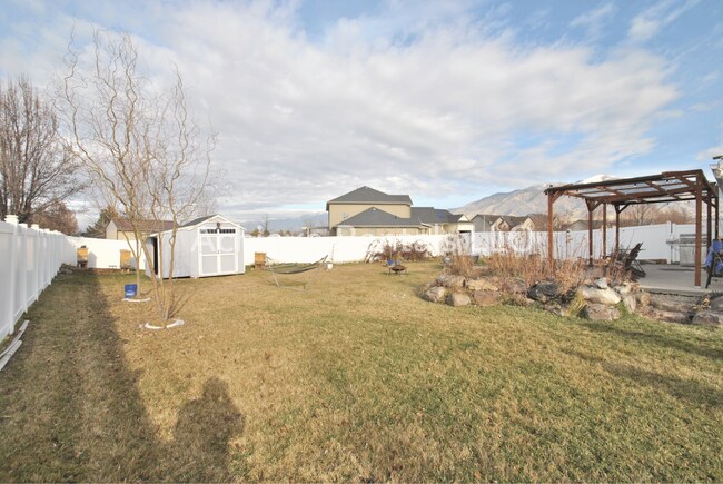 Building Photo - 2297 770 W