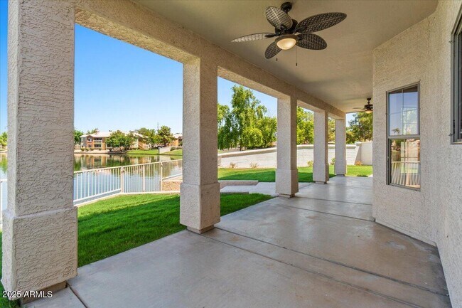 Building Photo - 1414 N Palmsprings Dr