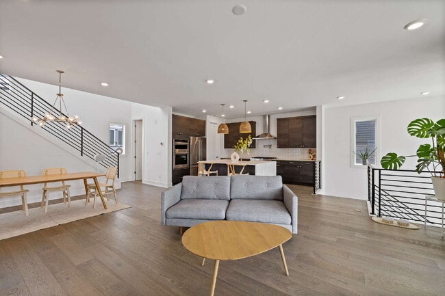 Building Photo - Modern Luxury Living in the Heart of Kirkland- Available for RENT August 15th