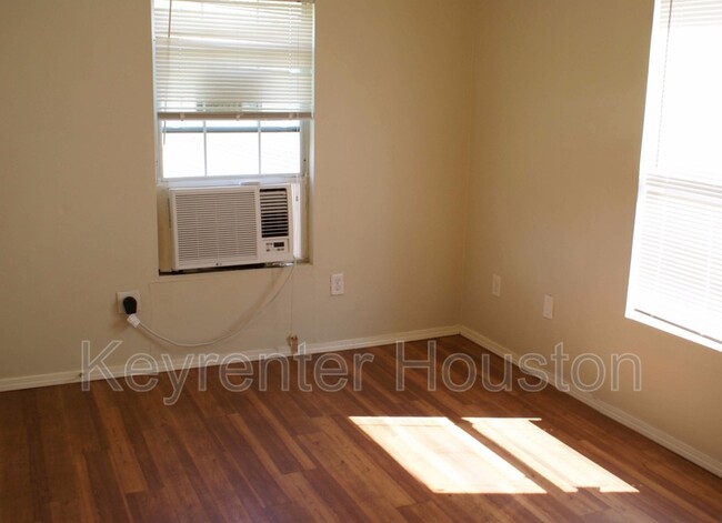 Building Photo - 2511 Rosalie St