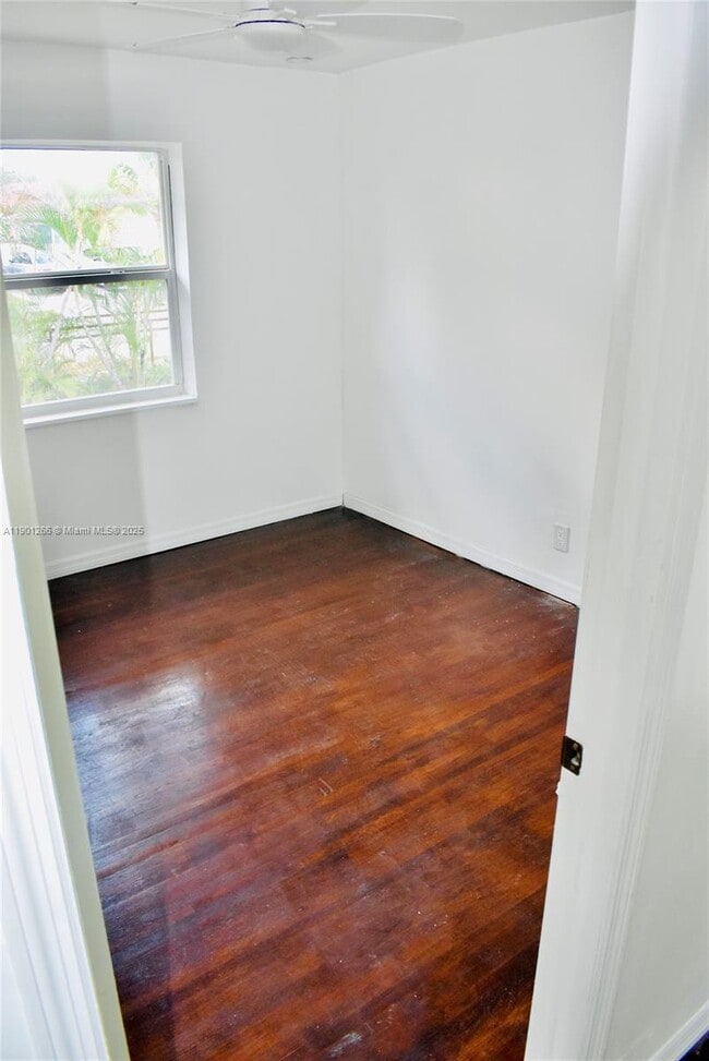 Building Photo - 2280 SW 43rd Ave