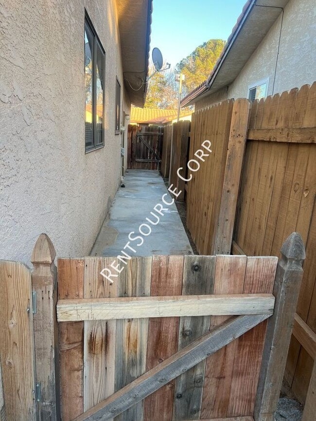 Building Photo - 14229 Winchester Dr