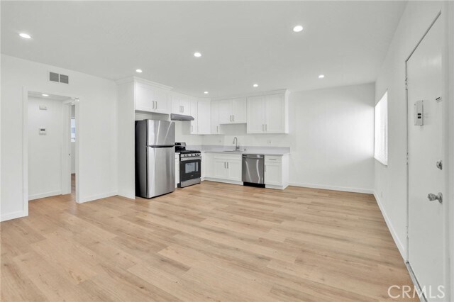Building Photo - 13018 Valleyheart Dr