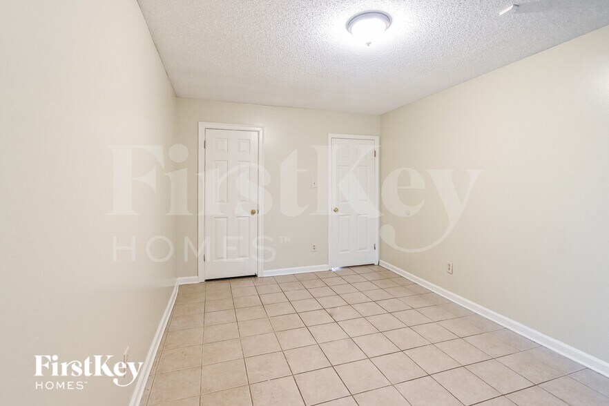 Building Photo - 4415 Sunnyslope Dr