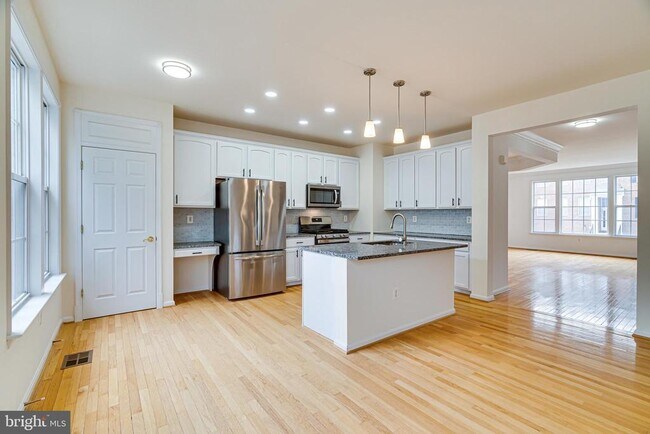 Building Photo - 4147 Presgraves Ct