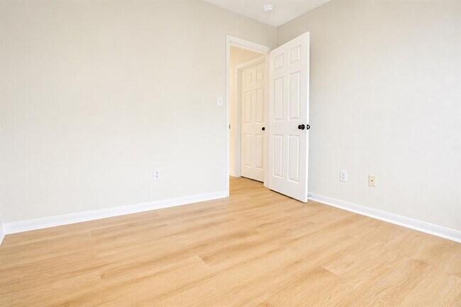 Building Photo - 4205 Bent Wood Ct