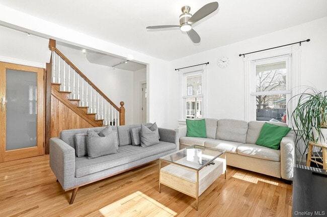 Building Photo - 11 S Cedar St