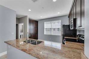 Building Photo - 1295 Vía De Fossi