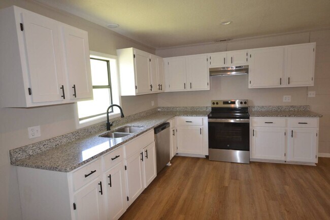 Building Photo - 412 West University