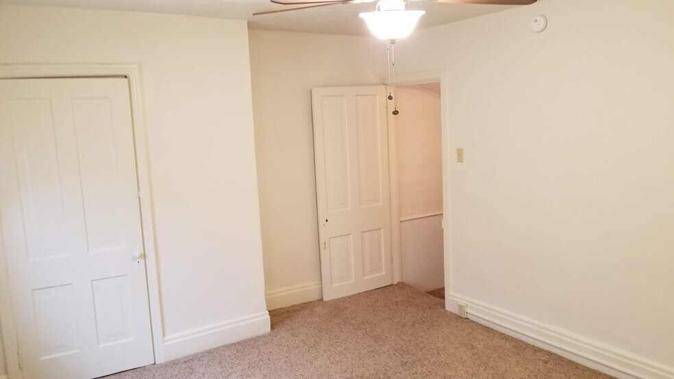 Bedroom - 1937 Meadville St