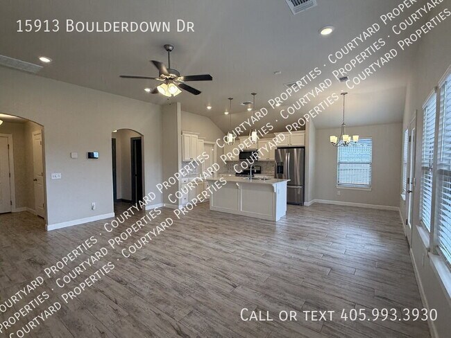 Building Photo - 15913 Boulderdown Dr