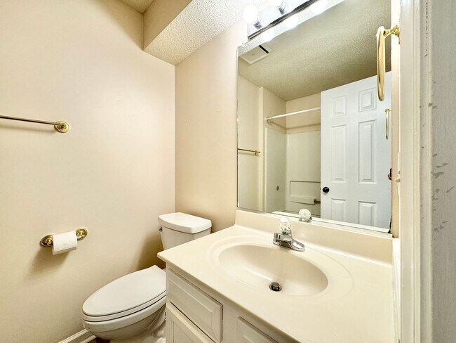 Building Photo - 6704-G W Friendly Ave