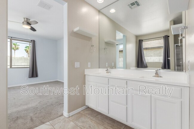 Building Photo - 2753 S 85th Way