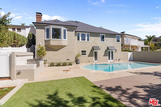 Primary Photo - 2383 Panorama Terrace