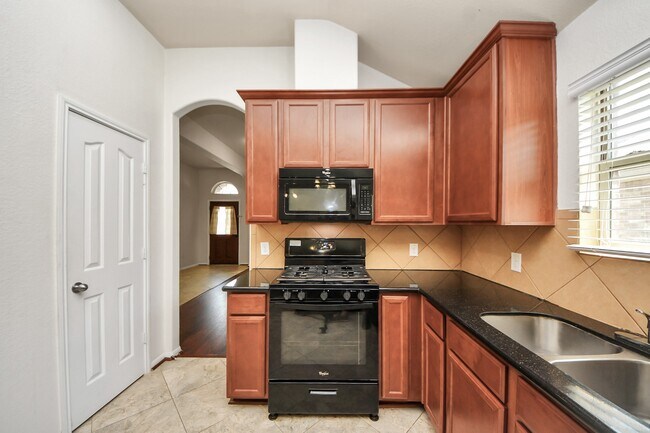 Building Photo - 13918 Goodridge Dr