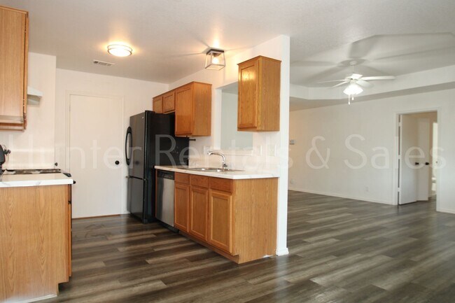 Building Photo - Charming 3-Bedroom Home Minutes from Fort ...
