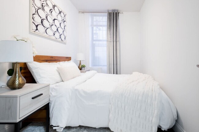 Building Photo - 1435 2nd Ave