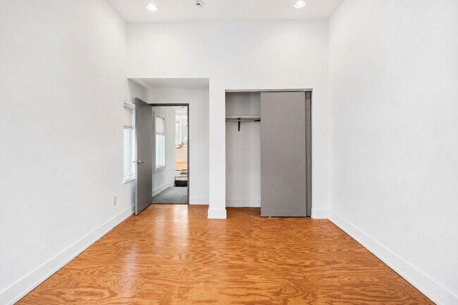 Building Photo - 1345 E Berks St