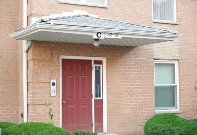 Building Photo - 32 Riverview Ct