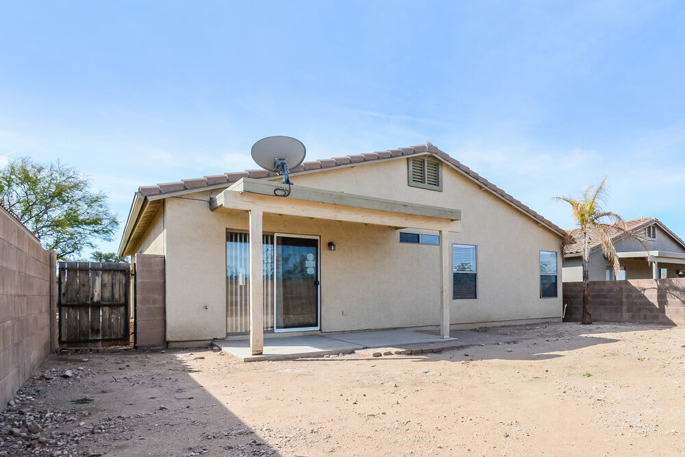 Building Photo - 10381 E Roywood Way