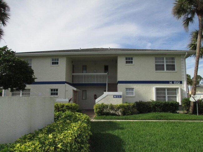 Primary Photo - 1512 SE Royal Green Cir