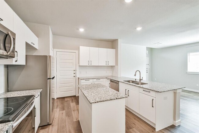 Building Photo - 25129 Pacific Wren Dr