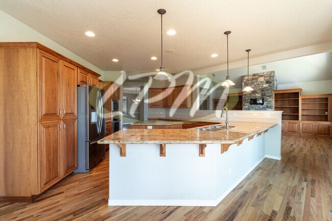 Building Photo - Spacious 3-Bedroom Home on 4.5 Acres – Pos...