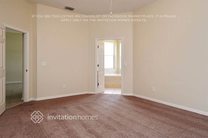 Building Photo - 6034 39th Ct E
