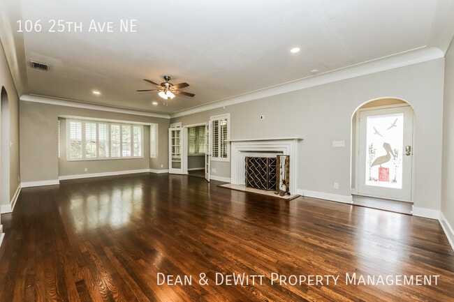 Building Photo - 106 25th Ave NE