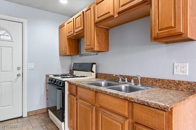 Building Photo - 4000 Visby Ln