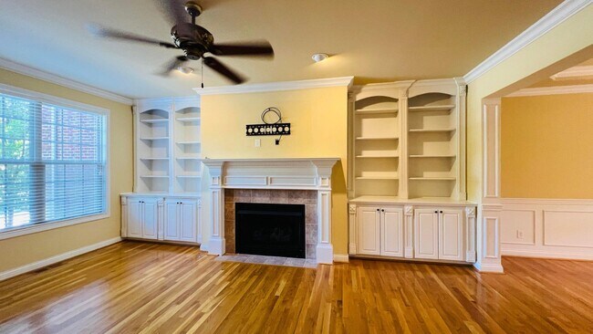 Building Photo - 3305 Beaumont Centre Cir