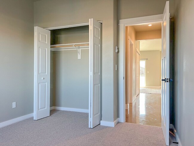 Building Photo - 2 bed/ 1.5 bath in Brand New Soldier Ridge Complex!