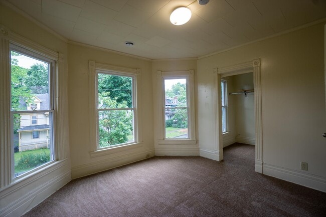 Building Photo - 107 Trinity Pl