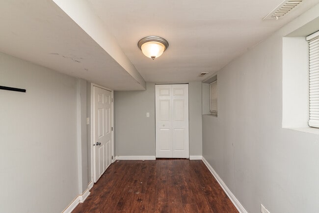 Building Photo - 5344 W Eddy St