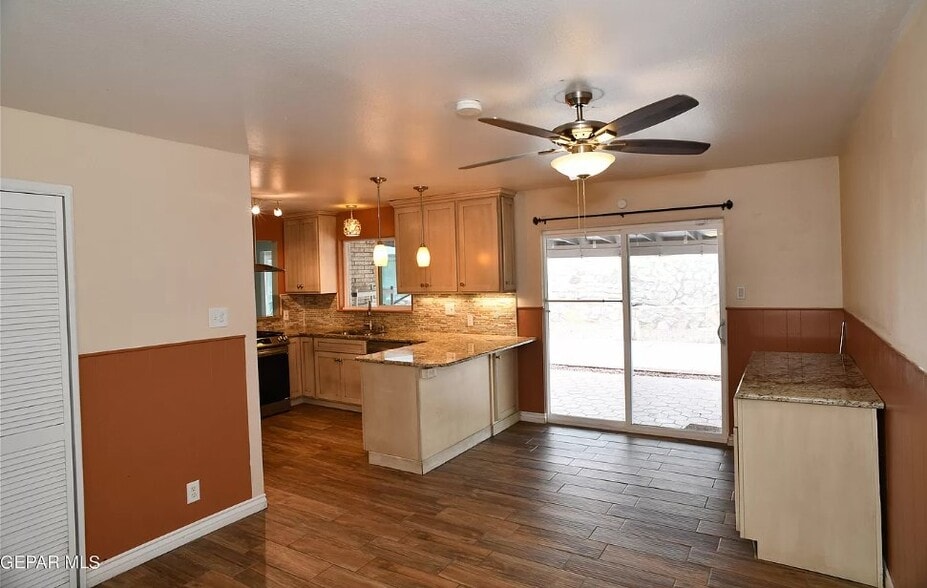 Building Photo - 220 Stratus Rd