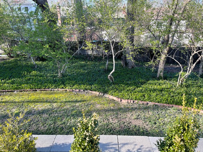 Building Photo - 6301 Alexander Dr