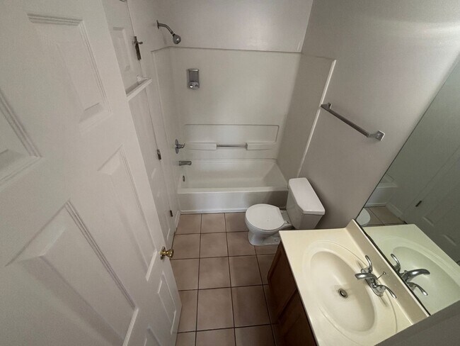 Building Photo - 565 Florosa Ct