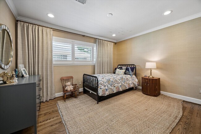 Building Photo - 6159 Meadow Lake Ln