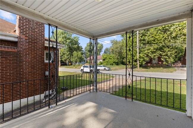 Building Photo - 10050 Diamond Dr