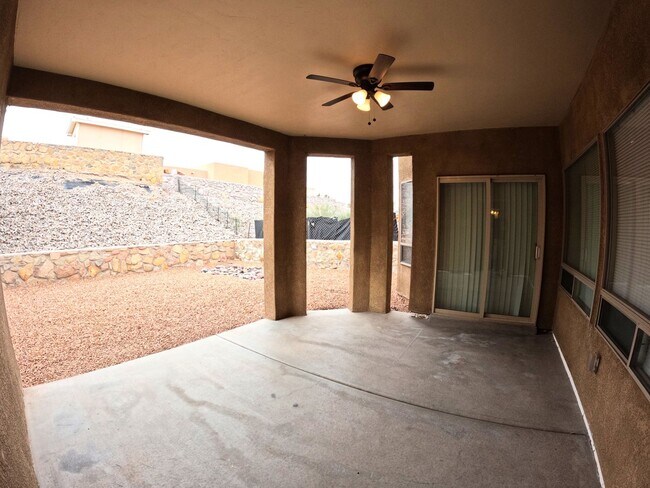Building Photo - 2210 Dakota Dr