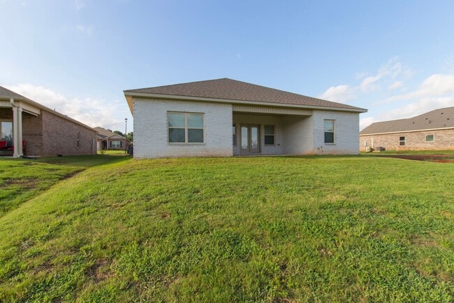 Building Photo - 28346 Saddle Spgs Dr NW