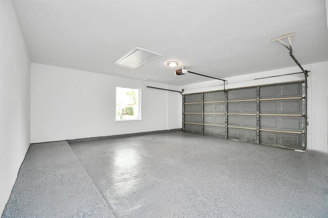 Building Photo - 3227 Westwick Dr