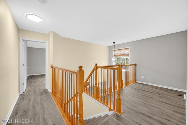 Building Photo - 2047 Ivy Ridge Dr