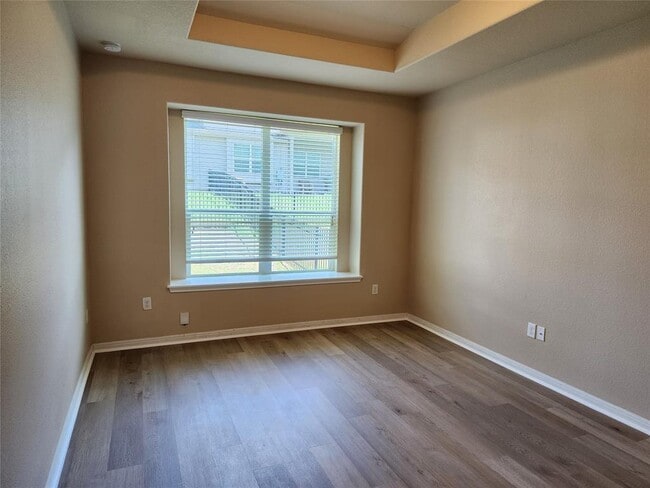 Building Photo - 415 Rhetoric Way