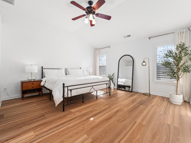 Building Photo - 2947 Imperial Oaks Dr