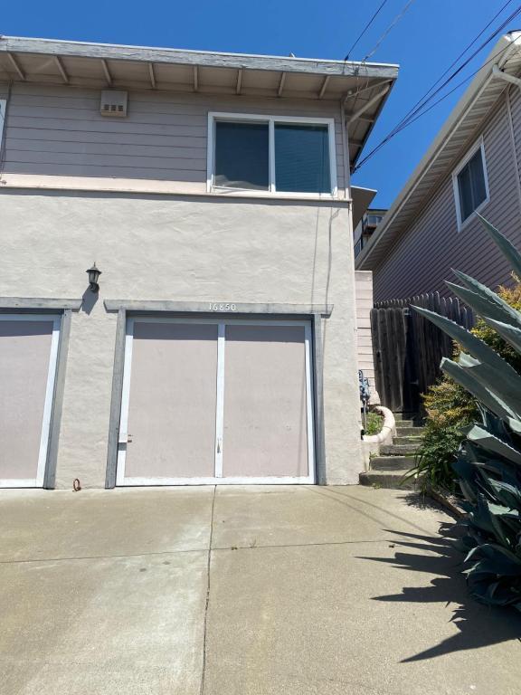 Building Photo - 16850 Ehle St