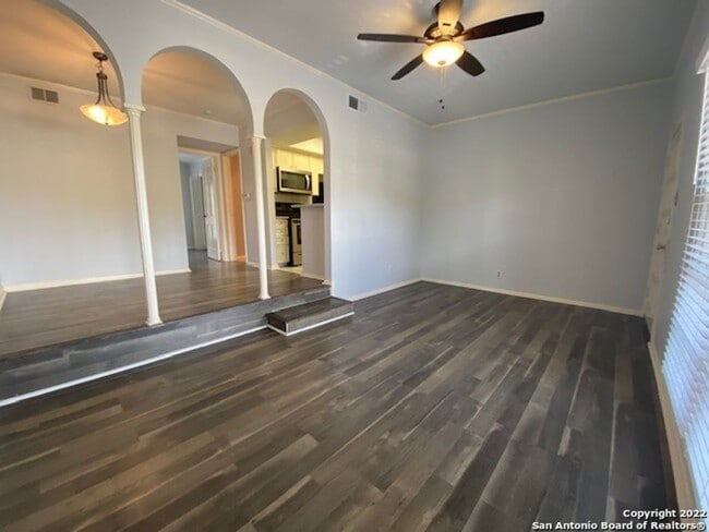 Building Photo - ONE BEDROOM CONDO ALAMO HEIGHTS
